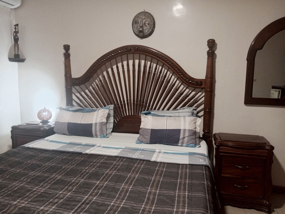 

Milano - Dakar, Senegal - RESIDENCE HOTEL KAKATAR