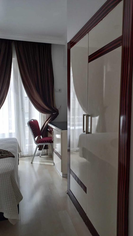 

Bologna - Lara - Atalla Hotel