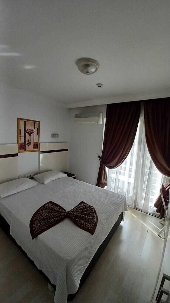 

Bologna - Lara - Atalla Hotel