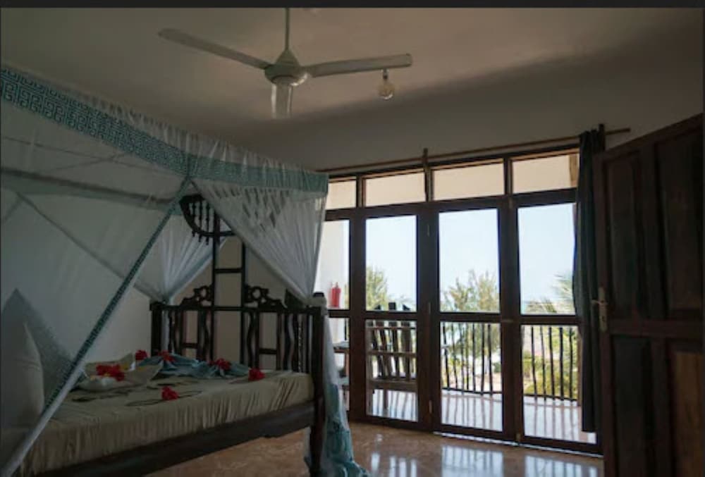 

Roma - Makunduchi - Reef & Beach Resort - Spa Jambiani