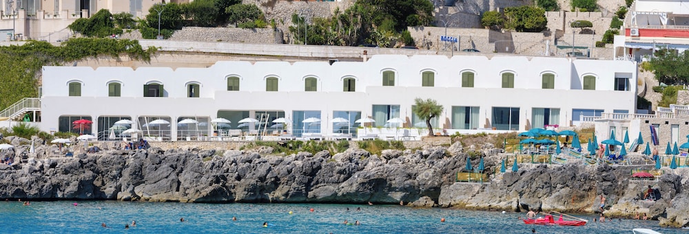 

Pisa - Santa Cesarea Terme - Hotel La Roccia