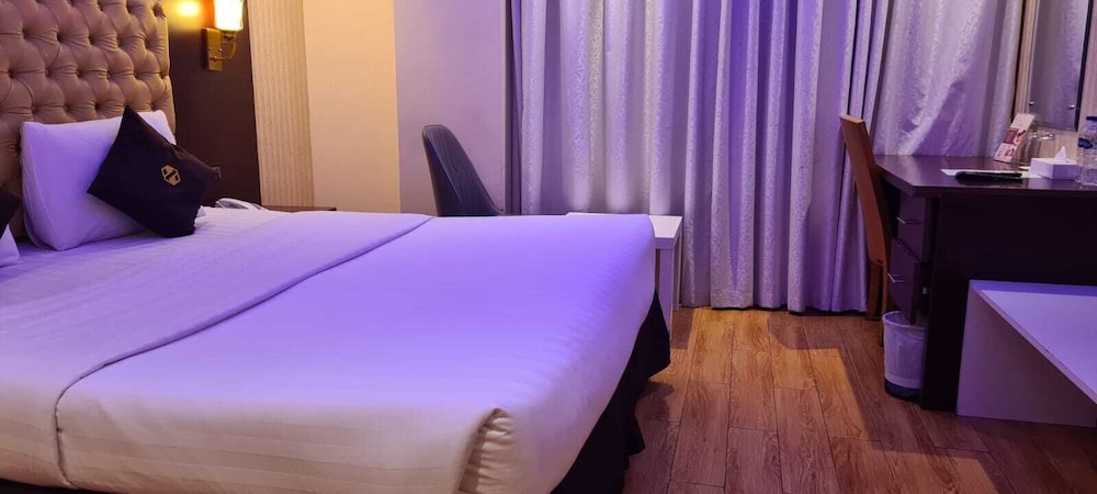 

Cagliari - Dubai - Raha Grand Hotel