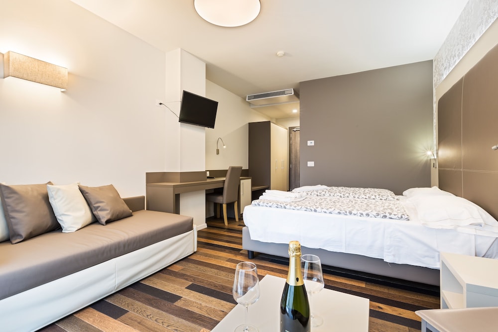 

Napoli - Limone sul Garda - Hotel Gardesana