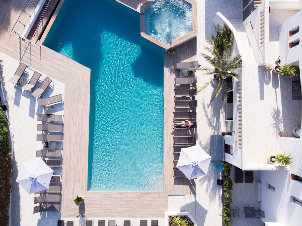 

Napoli - Saint-Raphaël - Le Confidentiel Hôtel & SPA