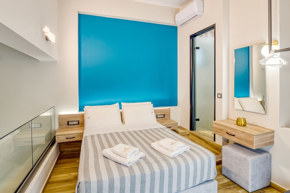 

Trieste - Kissamos - Sapphire Horizon Suites