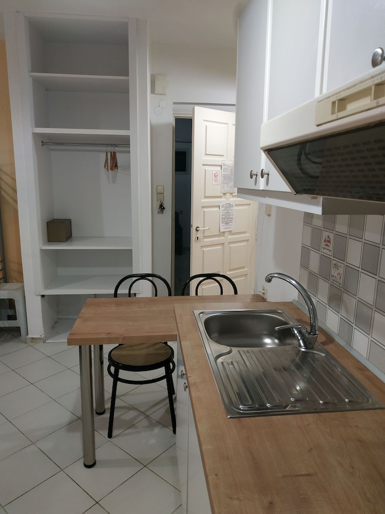 

Napoli - Agia Pelagia - Creta - Renia Studios