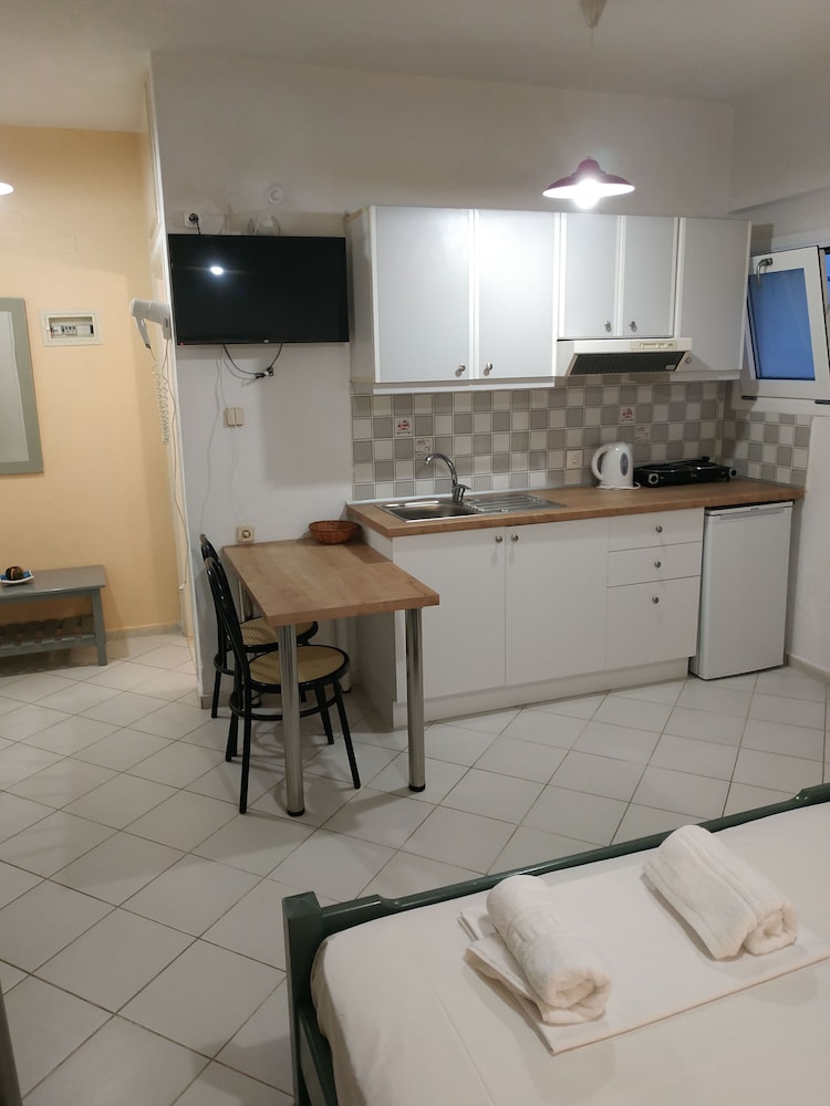 

Napoli - Agia Pelagia - Creta - Renia Studios