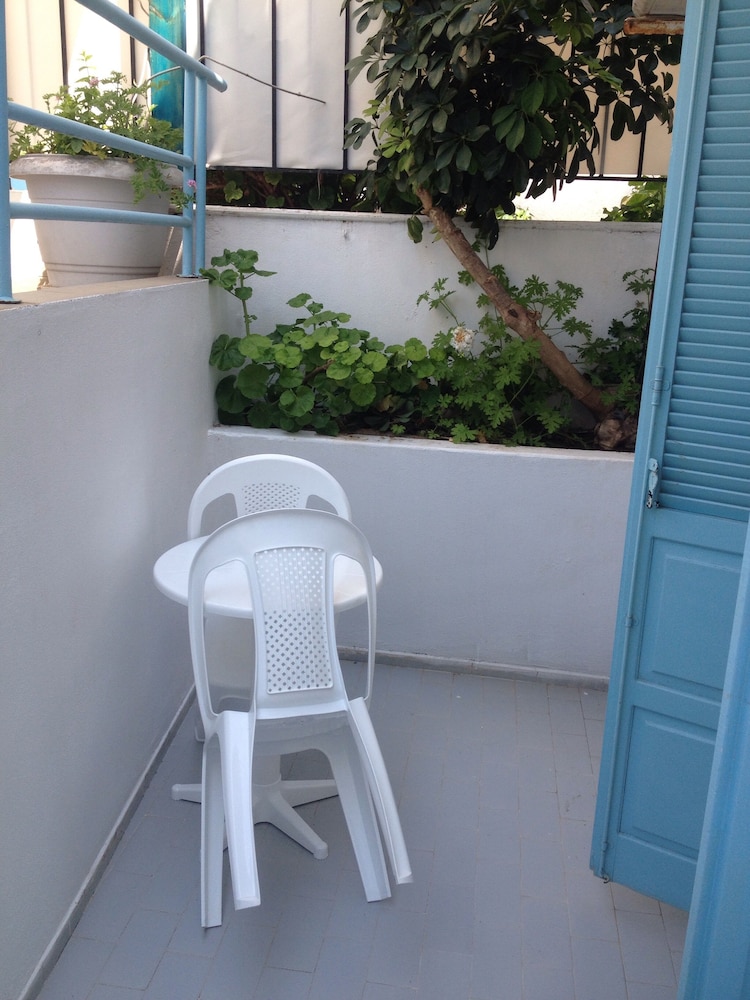 

Napoli - Agia Pelagia - Creta - Renia Studios