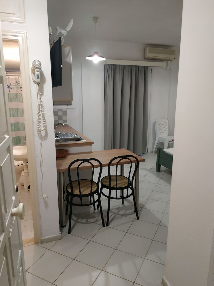 

Napoli - Agia Pelagia - Creta - Renia Studios