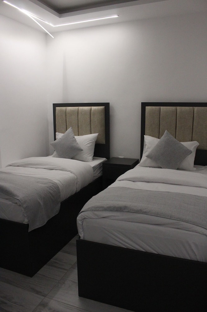 

Milano - Aqaba - Holiday Season Hotel