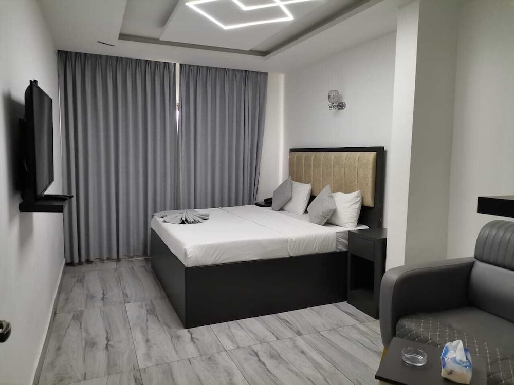 

Bologna - Aqaba - Holiday Season Hotel