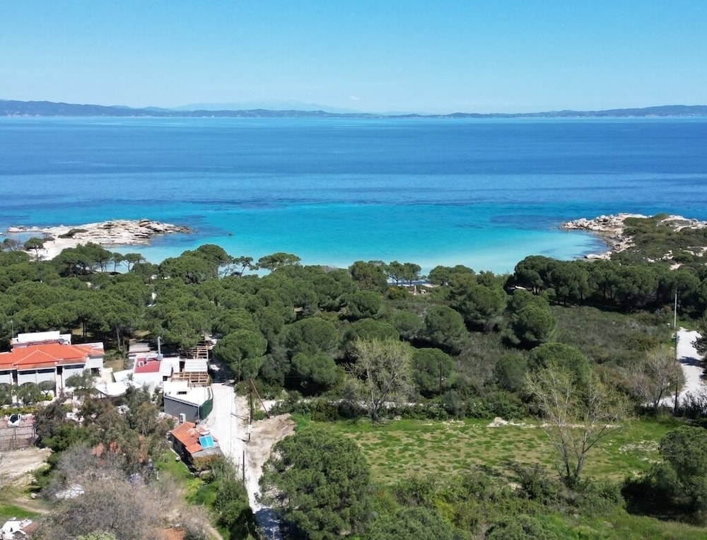 

Roma - Sithonia - Stylish Maisonette with 3 Bedrooms in Vourvourou, Greece