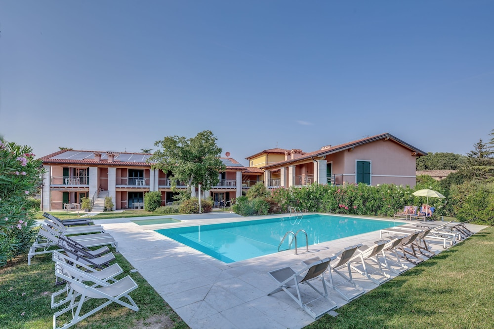 

Lamezia Terme - Bardolino - Tenuta di Palú