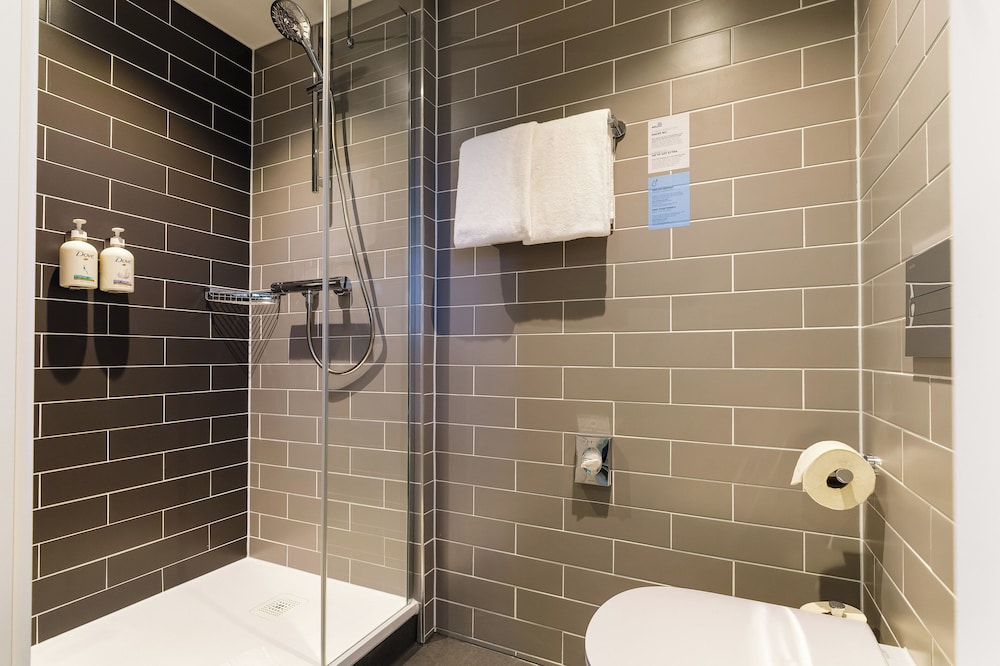 

Firenze - Caen - Holiday Inn Express Caen Epron, an IHG Hotel
