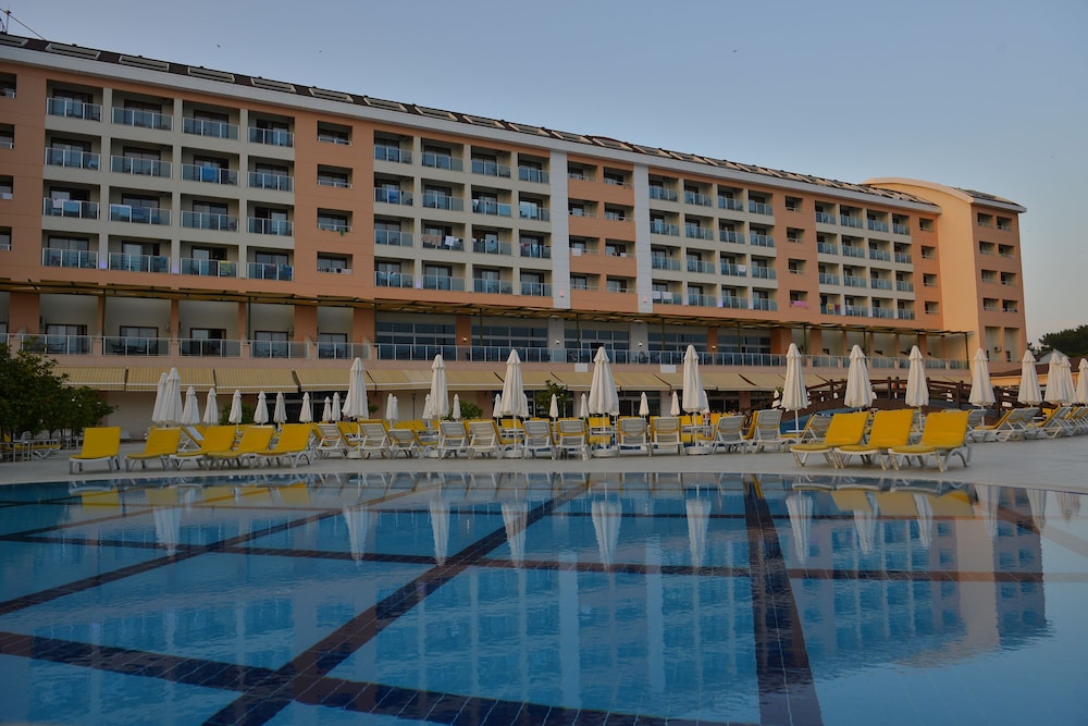 

Milano - Kizilagac - Laphetos Beach Resort & Spa - All Inclusive