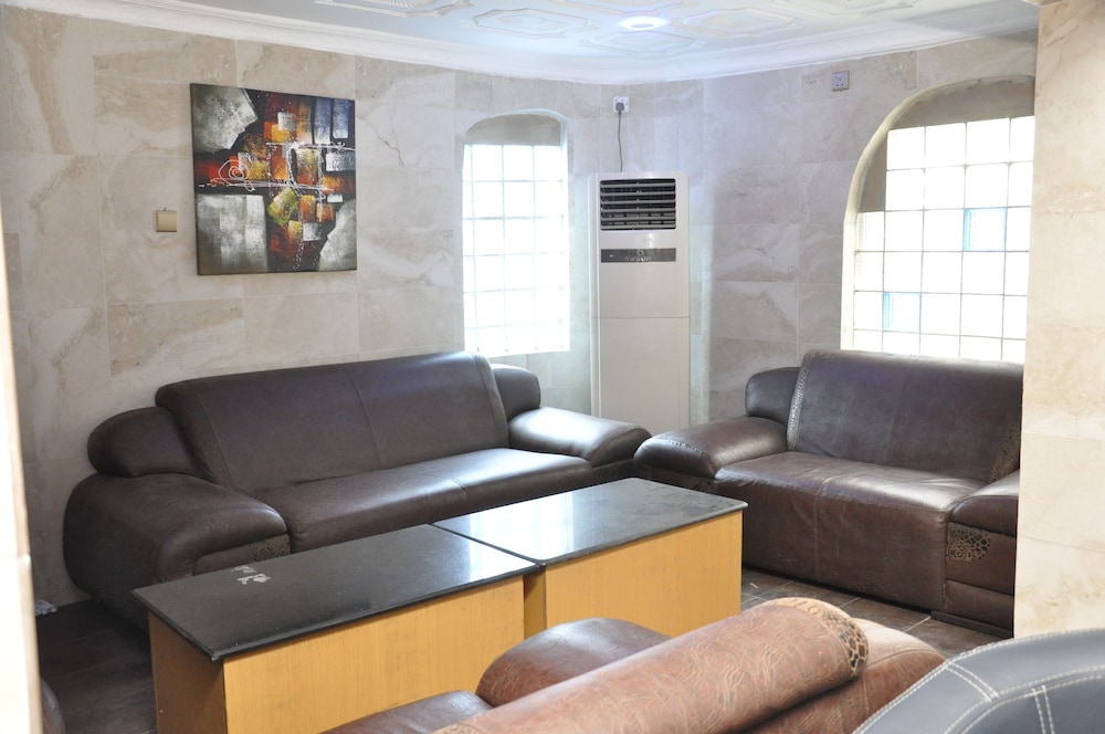 

Venezia - Lagos - Inglesias Suites