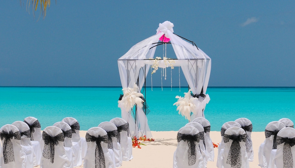

Milano - Bolans - Jolly Beach Antigua - All Inclusive