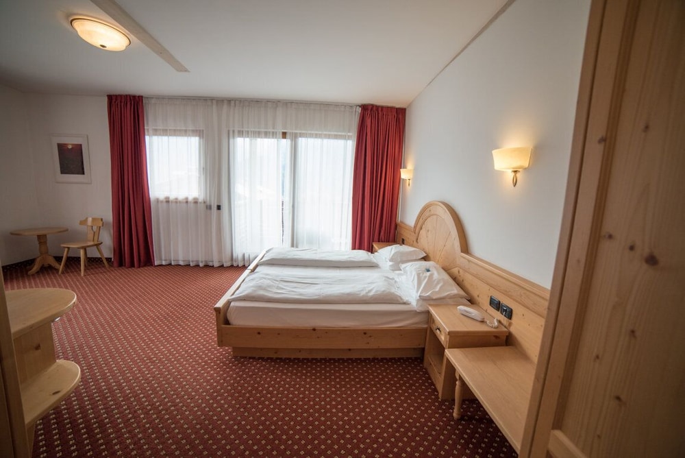 

Lamezia Terme - Cavalese - Olimpionico Hotel