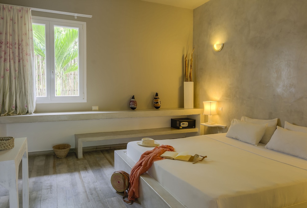 

Verona - Watamu - Kobe Suite Resort