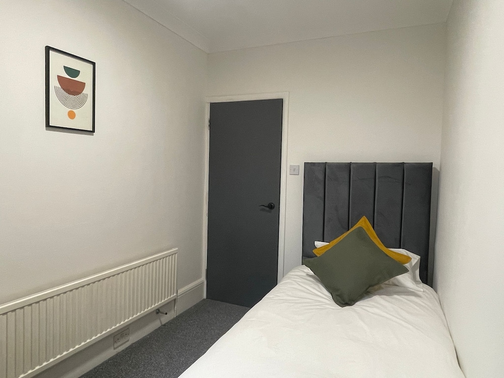 

Roma - Chingford - Woodford Hotel