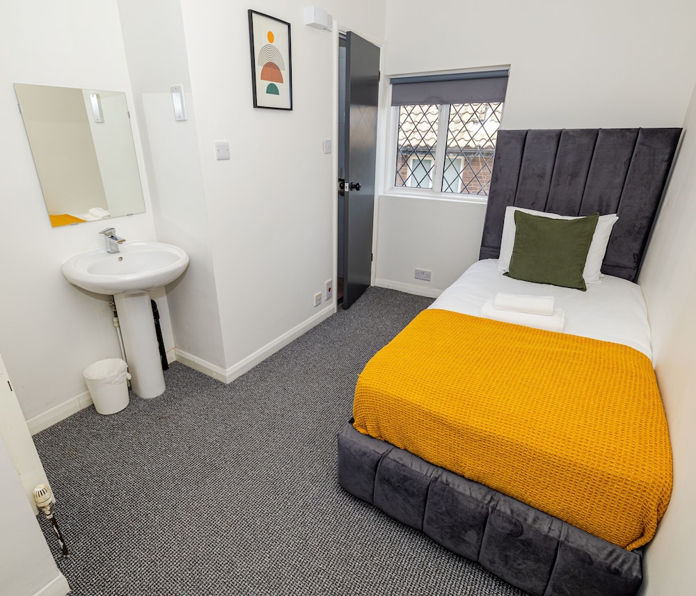

Bologna - Woodford Green - Woodford Hotel