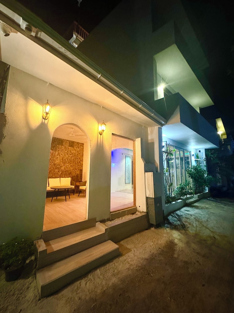 

Napoli - Atollo di Rasdhoo - Sands Garden Hotel