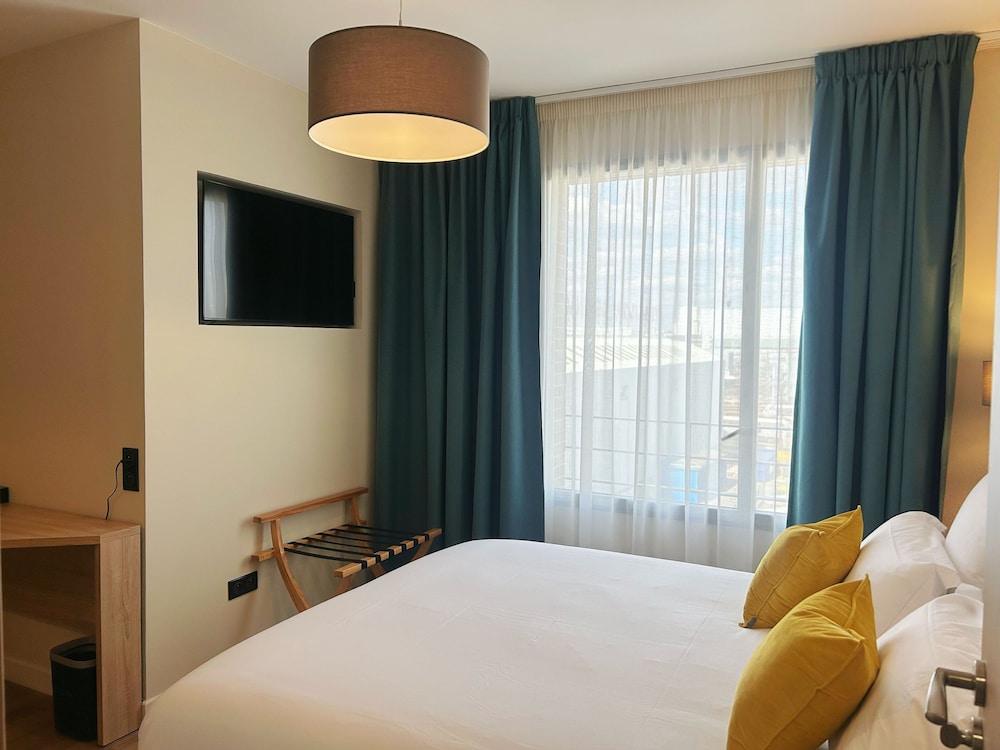 

Pisa - Ivry-sur-Seine - Hôtel Oden Paris Ivry
