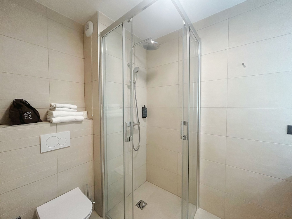 

Lamezia Terme - Chevilly-Larue - Hôtel Oden Paris Ivry