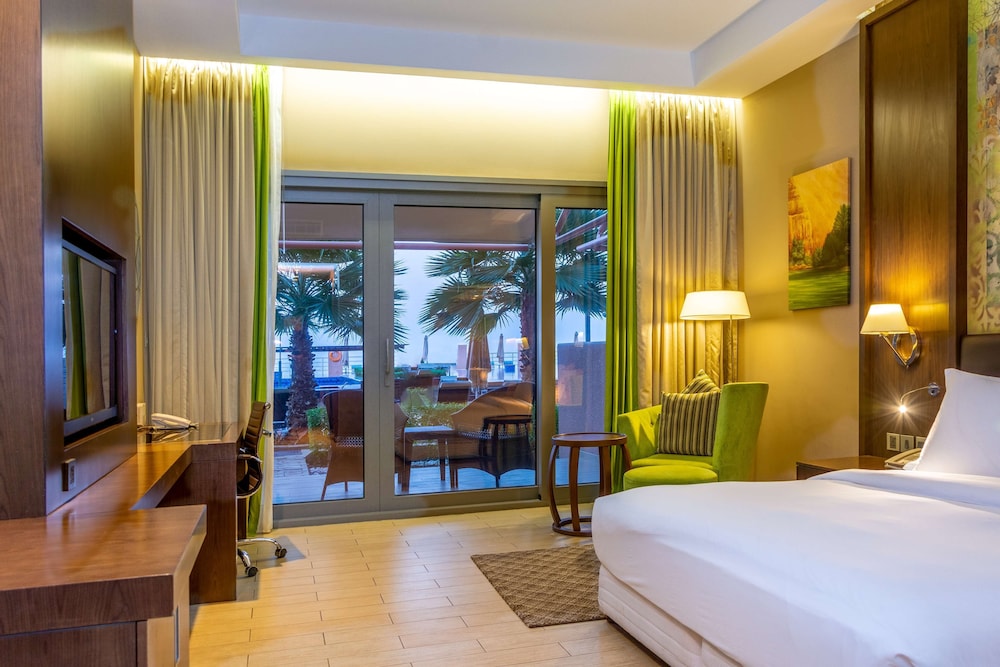 

Roma - Sohar - Radisson Blu Hotel & Resort, Sohar