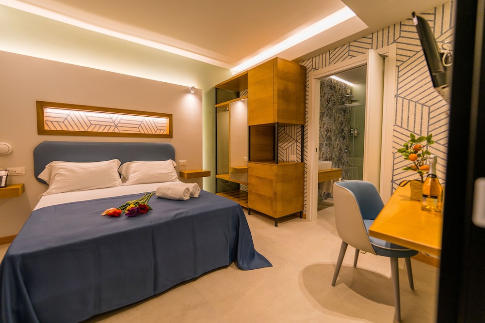 

Milano - Ricadi - ELISEO PALACE TROPEA
