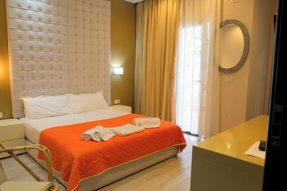 

Perugia - Sarandë - Hotel Strora
