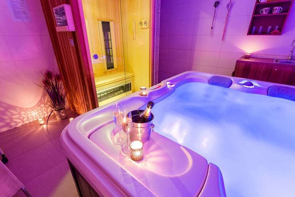

Napoli - Laško - Villa Aina Boutique Hotel