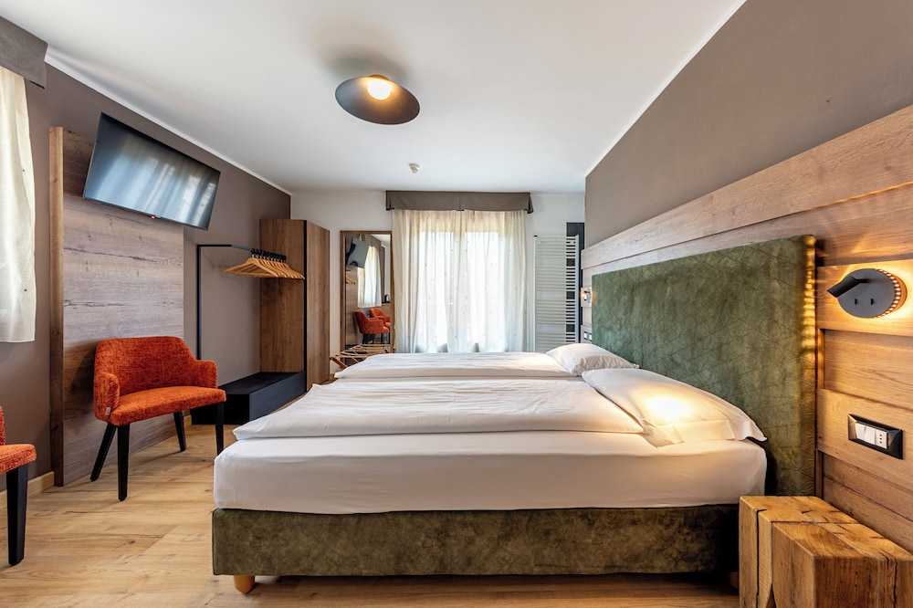 

Venezia - Cavalese - Suan Hotel