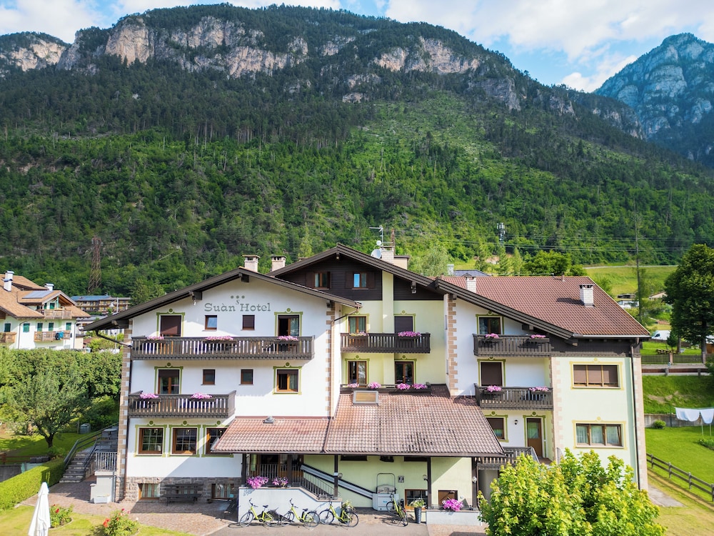 

Napoli - Val di Fiemme, Montagna Italia - Suan Hotel
