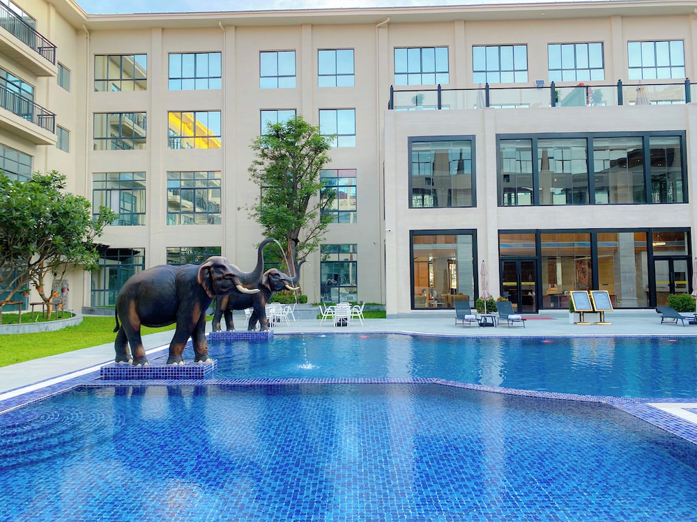 

Milano - Phumĭ Kâng Kéng - Donghu Resort Hotel