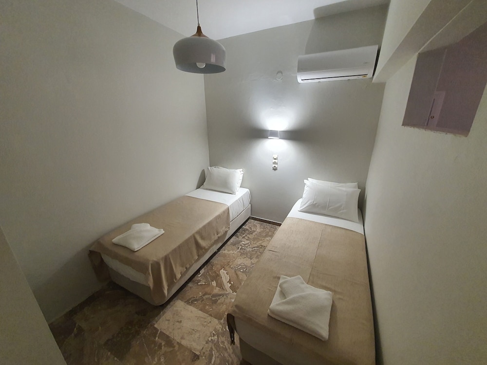 

Trieste - Cefalonia, Isole Greche - Karavados Beach Hotel