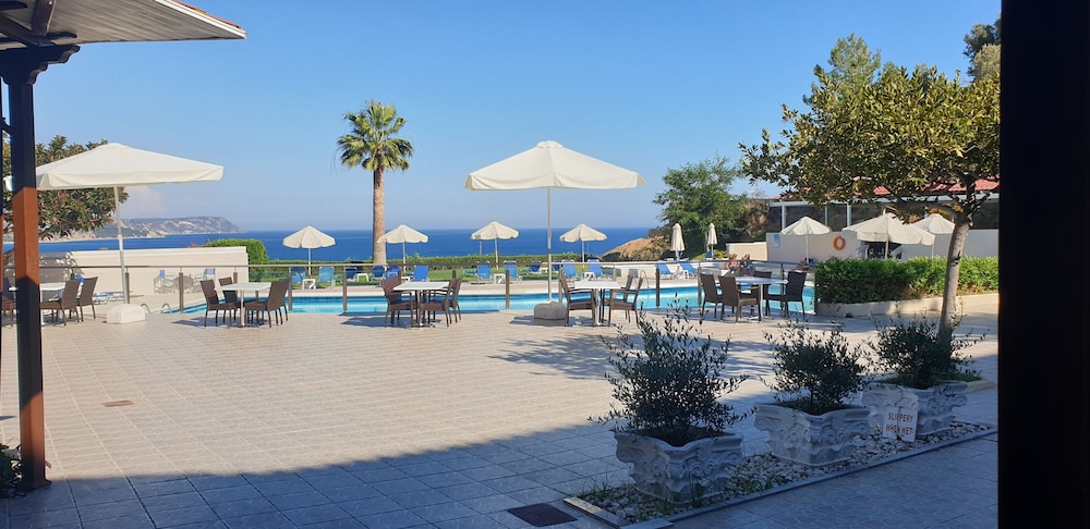 

Roma - Svoronata - Karavados Beach Hotel