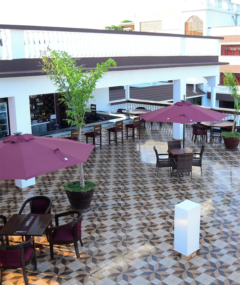

Bari - Bamburi - White Peacock Resort