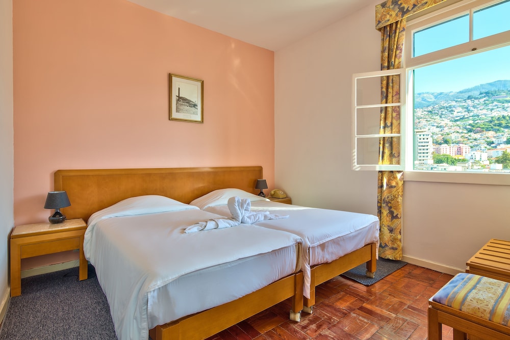 

Venezia - Câmara de Lobos - Hotel Monte Carlo
