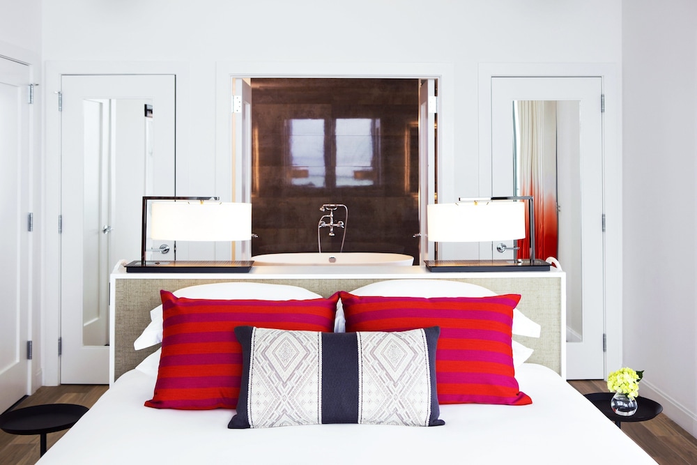 

Milano - West Bay - Kimpton Seafire Resort + Spa
