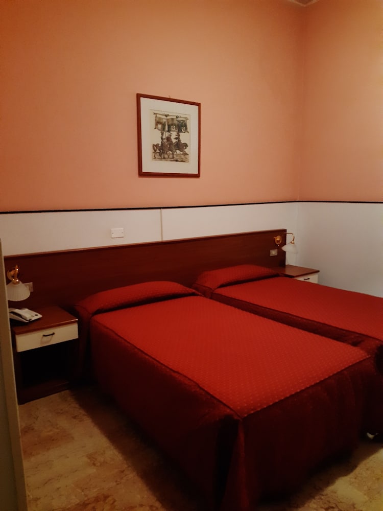 

Napoli - Peschiera Borromeo - Hotel Mayorca