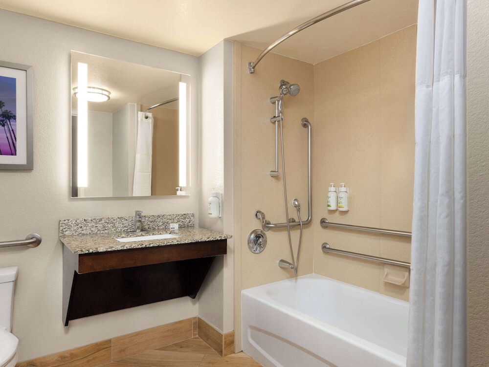 

Milano - Santa Clarita - La Quinta Inn & Suites By Wyndham Stevenson Ranch - Valencia