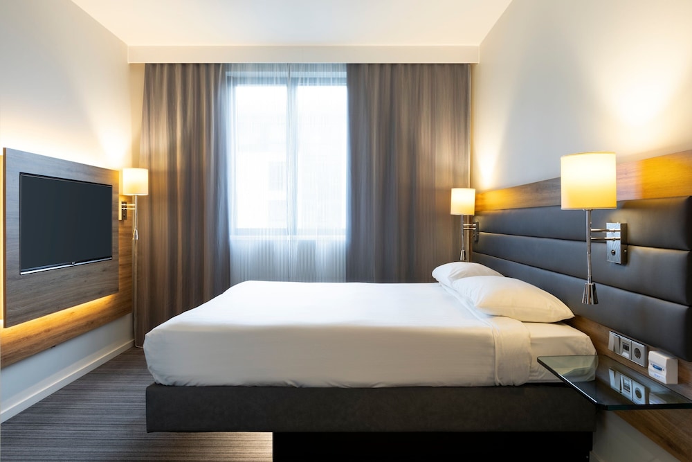 

Milano - Aberdeen - Moxy Aberdeen Airport