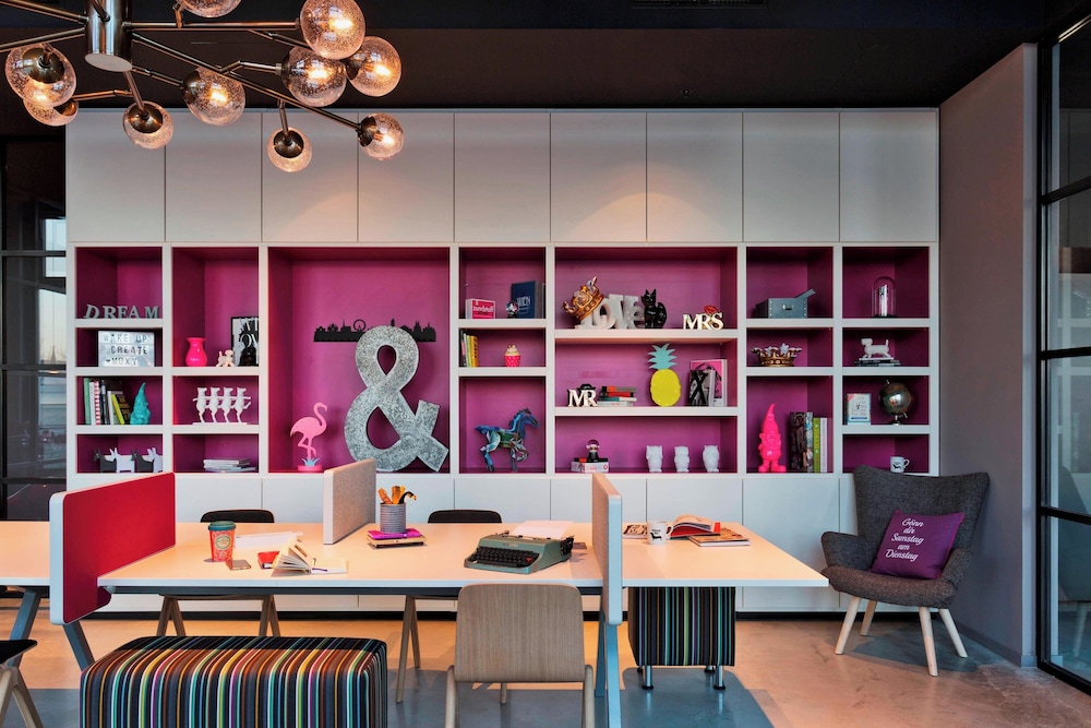

Milano - Groß-Enzersdorf - MOXY Vienna Airport
