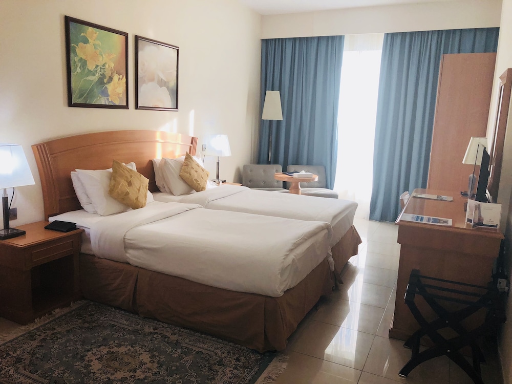 

Roma - Sharjah - Golden Tulip Sharjah