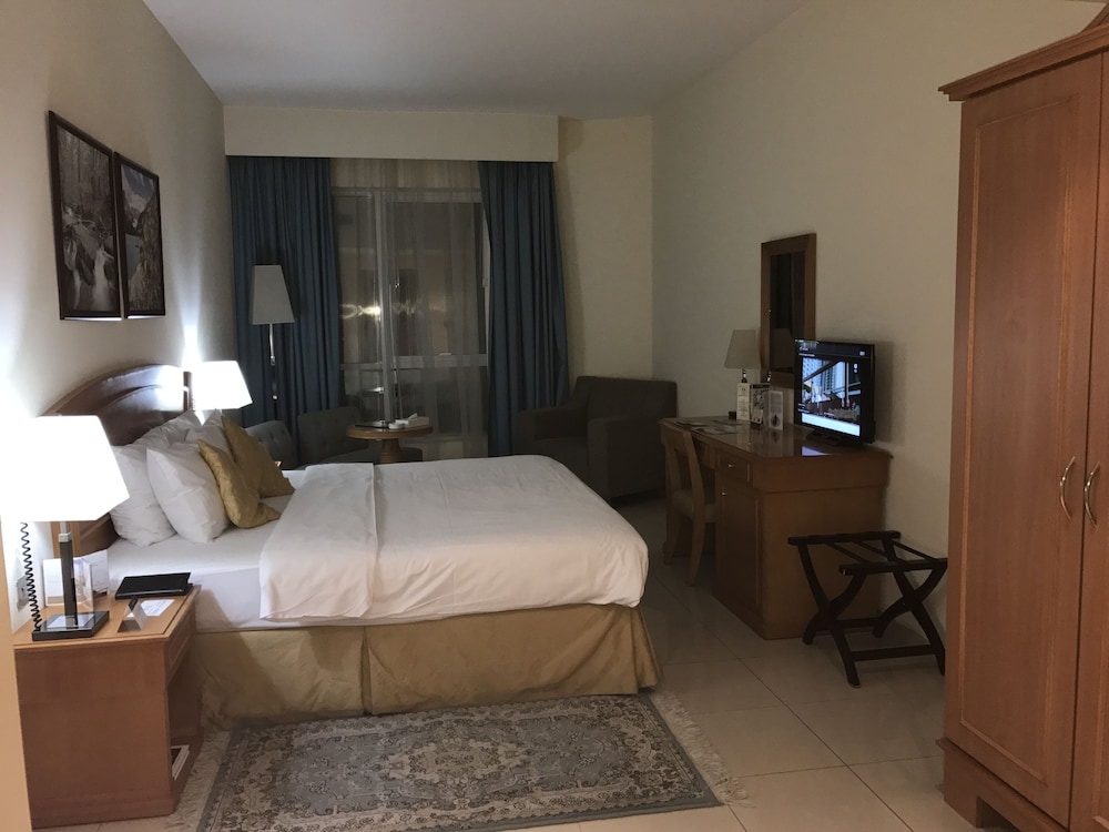 

Roma - Sharjah - Golden Tulip Sharjah