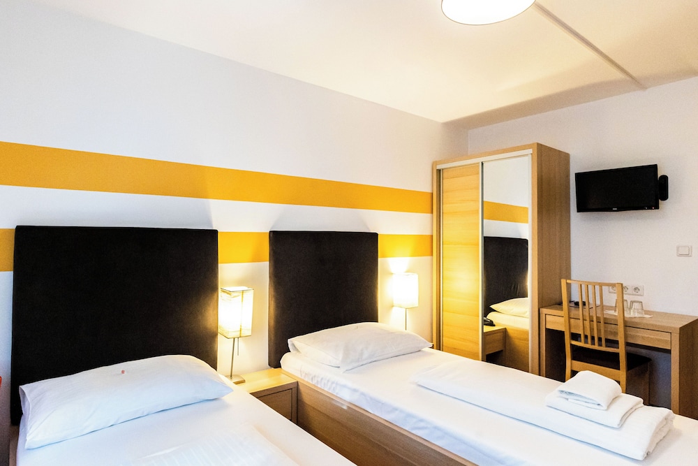 

Lamezia Terme - Vienna - Lenas Donau Hotel