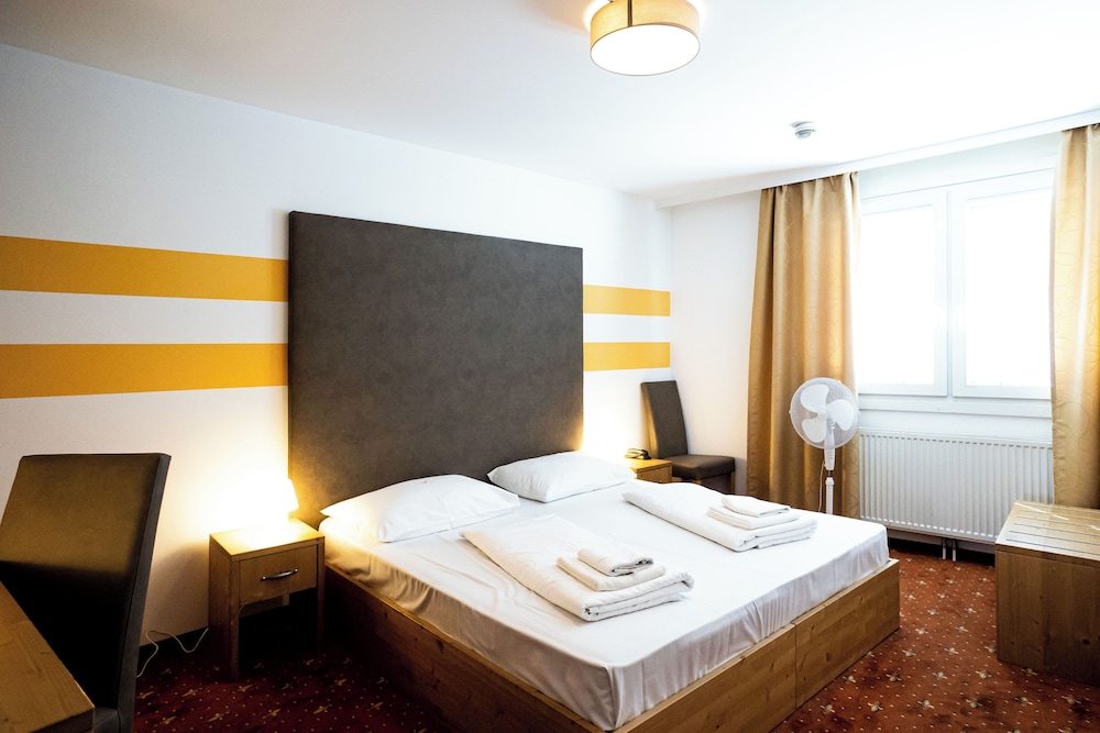 

Genova - Vienna - Lenas Donau Hotel