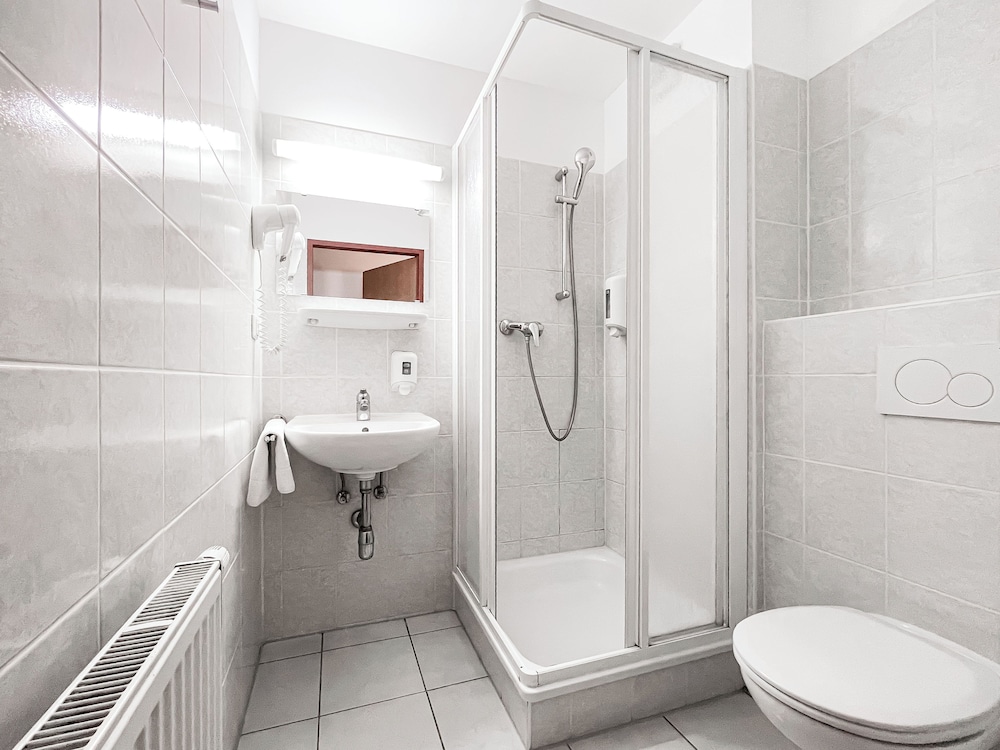 

Trieste - Vienna - Lenas Donau Hotel
