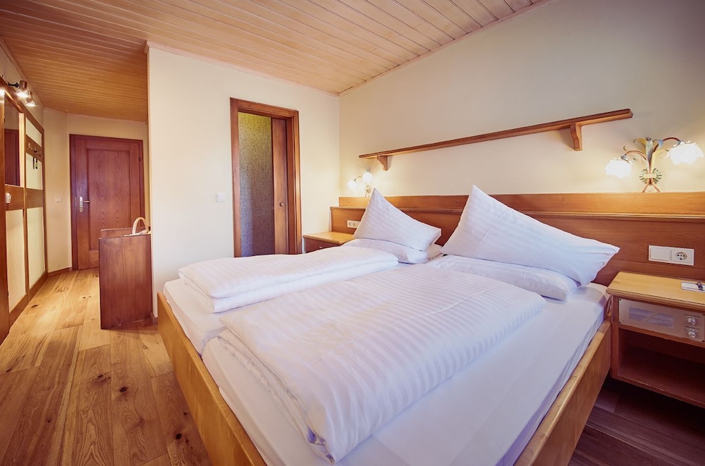 

Roma - Saalbach - Dorfhotel Glücksschmiede